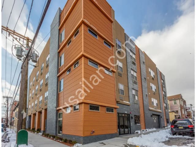 1+1 Luxury Apartments in Guttenberg and West New York