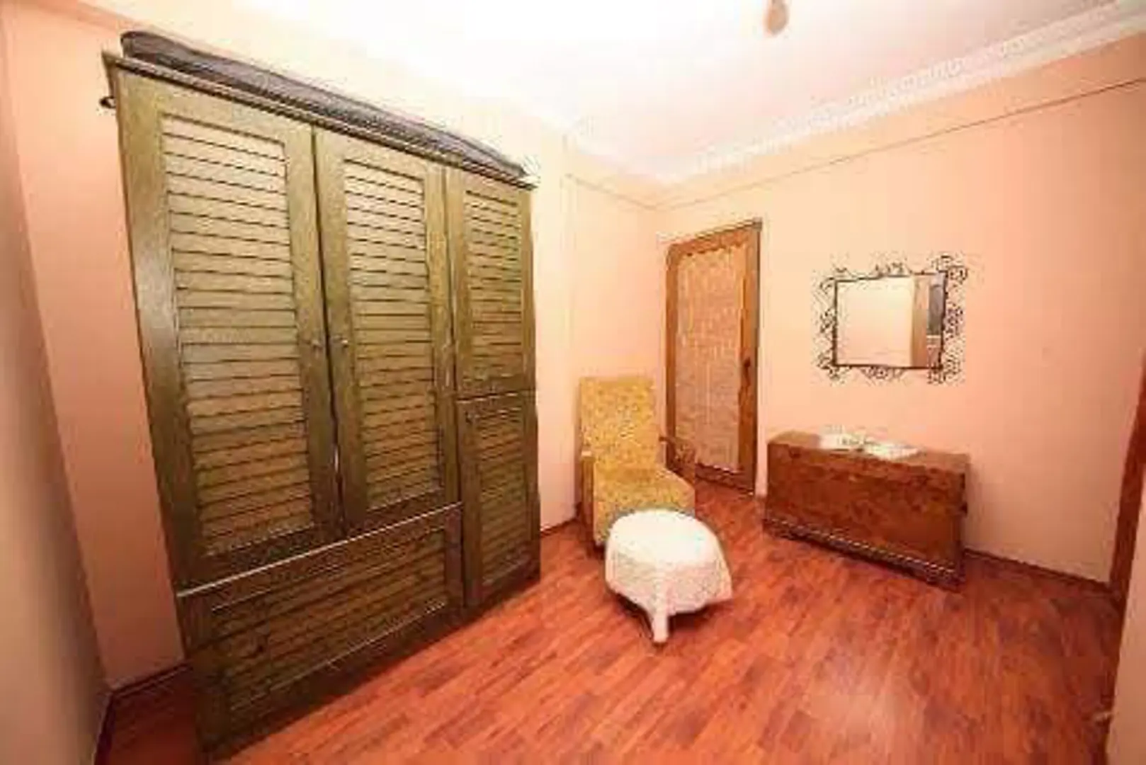 1BR - €350 - Large Room in Cihangir (Cihangir / Beyoğlu)