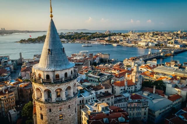 Guide to Settling in Turkey for Foreigners: Life in Turkey and More